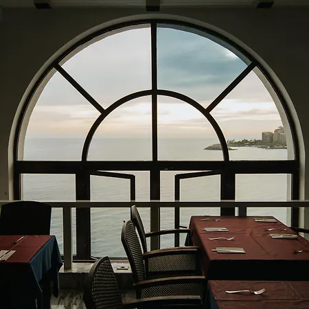 赛尔瓦图绿滩酒店 3*